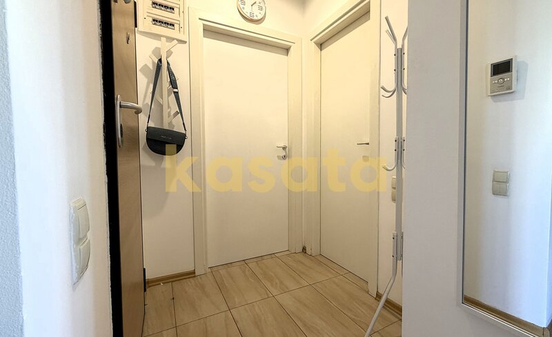 Cosmopolis, 2 camere, etaj 1, parcare, mobilat si utilat.