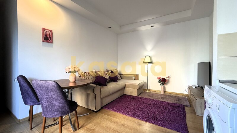 Cosmopolis, 2 camere, etaj 1, parcare, mobilat si utilat.